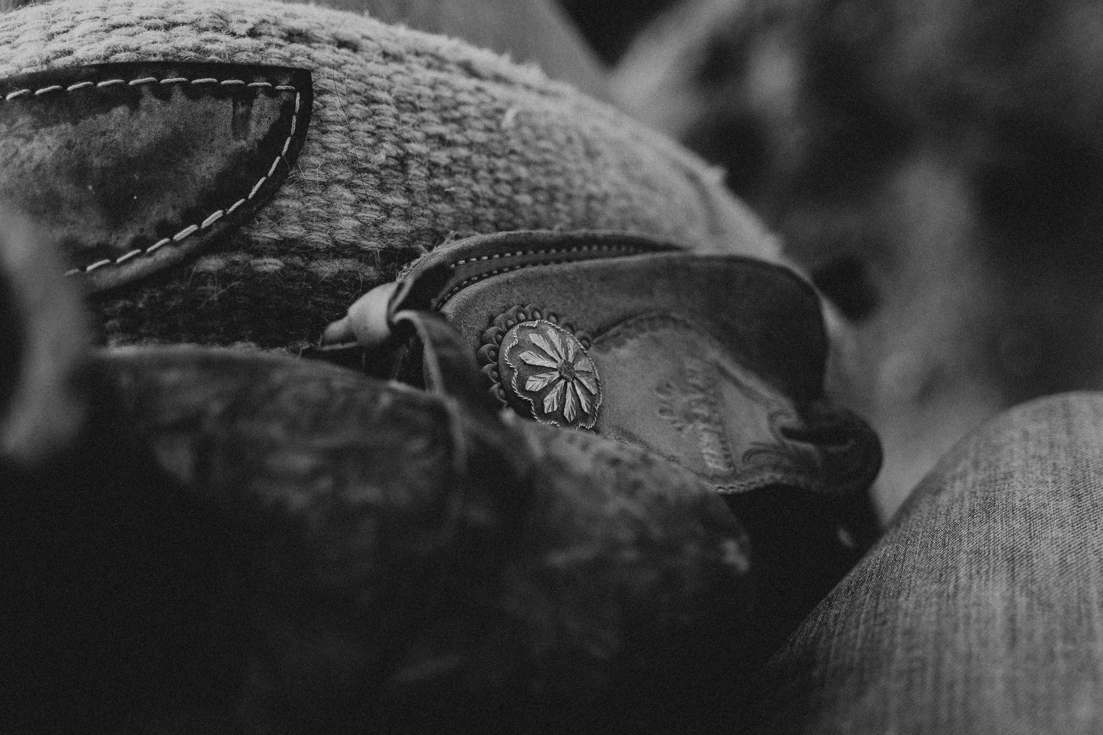 black and white close up picture of a western saddle 
